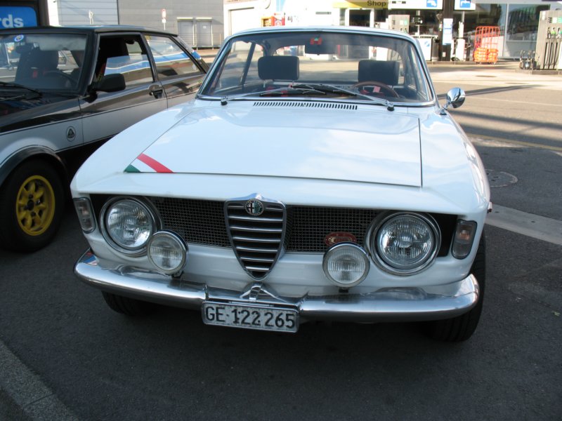 alfaromeogiuliasprintgt2.jpg