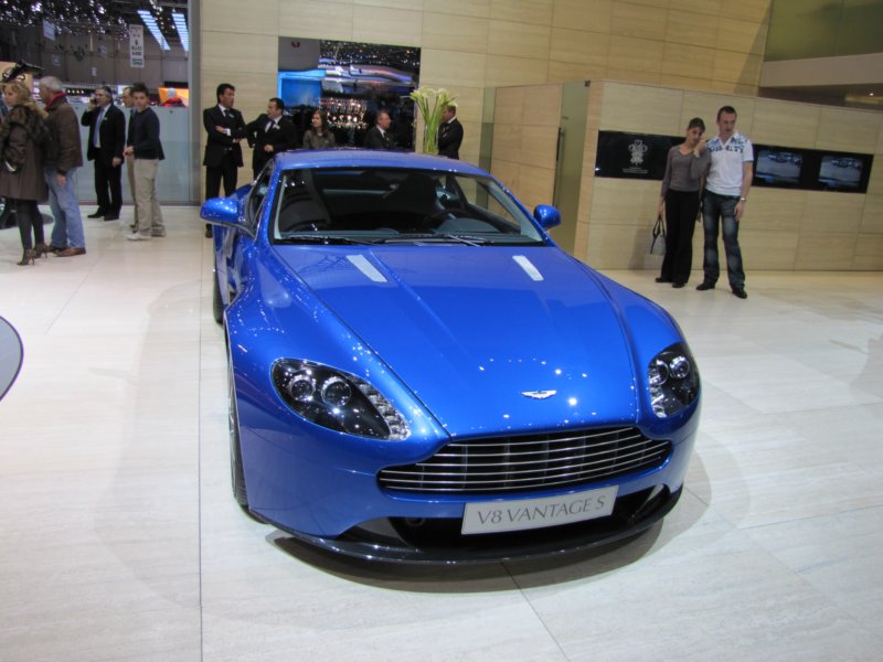 astonmartinv8vantages4.jpg