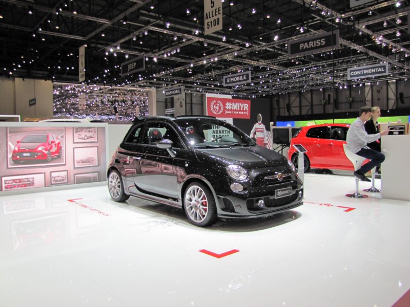 abarth695scorpionefuoriserie3.jpg