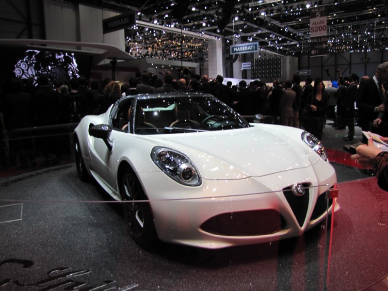 alfaromeo4cspider26.jpg