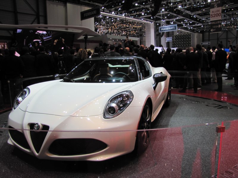 alfaromeo4cspider32.jpg