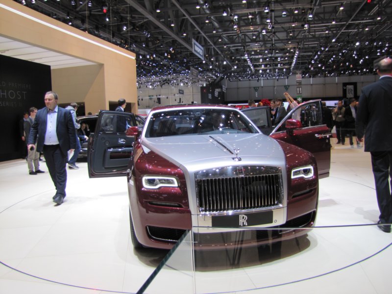 rollsroyceghostseriesii40.jpg