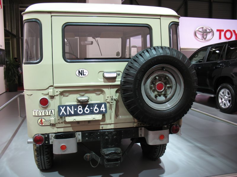 toyotalandcruiser3.jpg