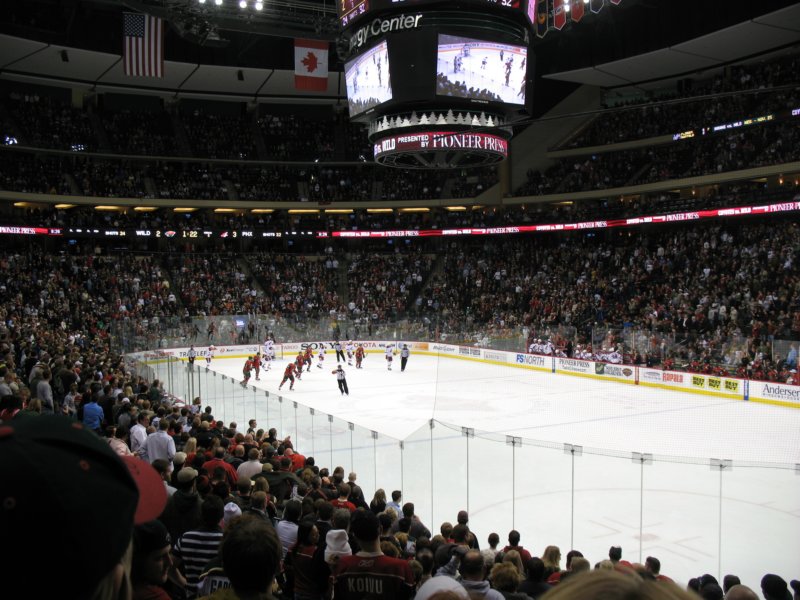 nov2009minnesotawildvsphoenixcoyotesxcelenergycenter41.jpg