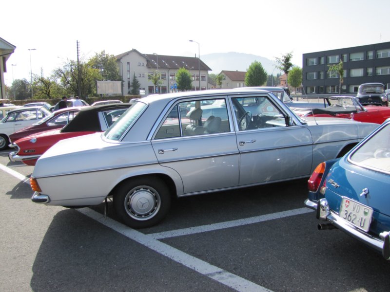 mercedes240dautomatic7.jpg