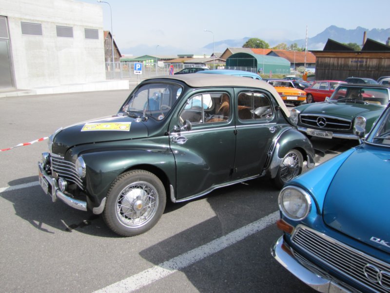 renault4cv10.jpg