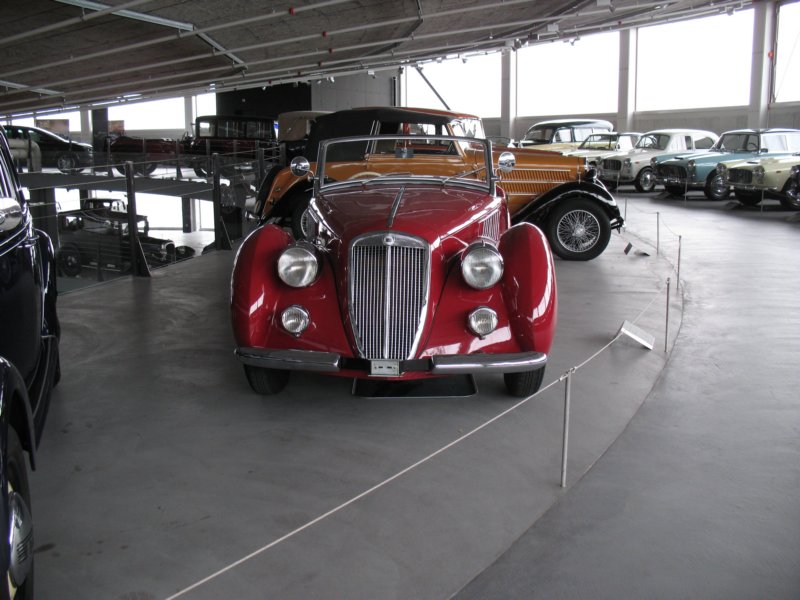lanciaapriliacabrioletpininfarinasrie1spezialaufbau19396.jpg