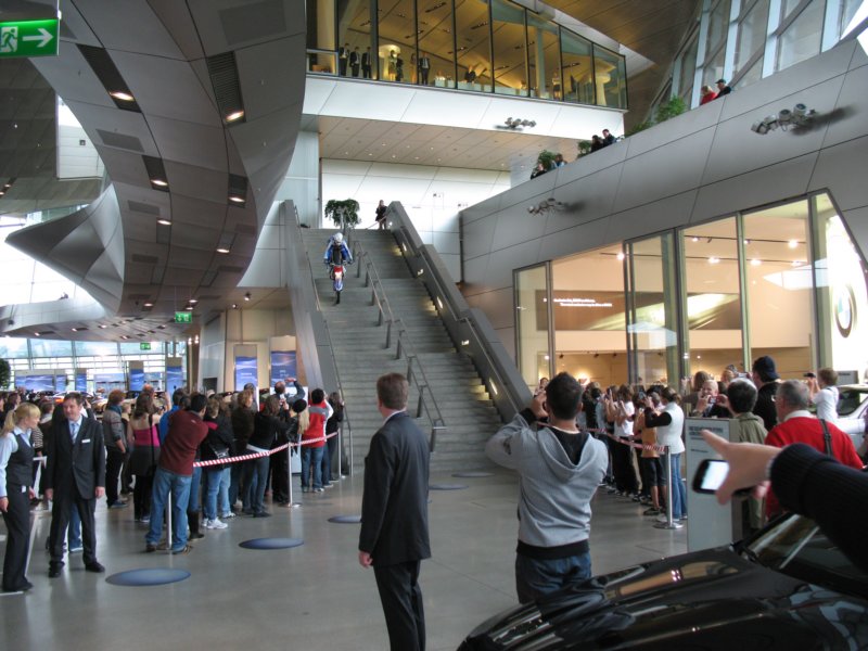 bmwwelt13.jpg