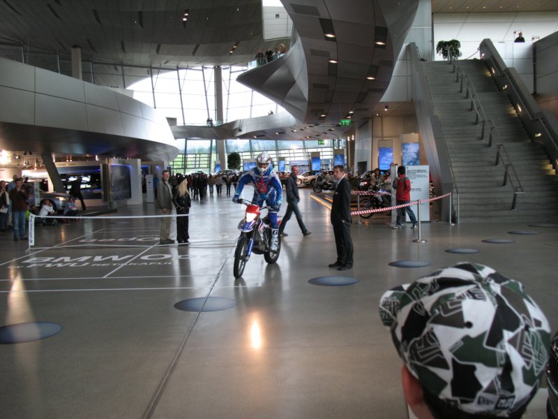 bmwwelt5.jpg
