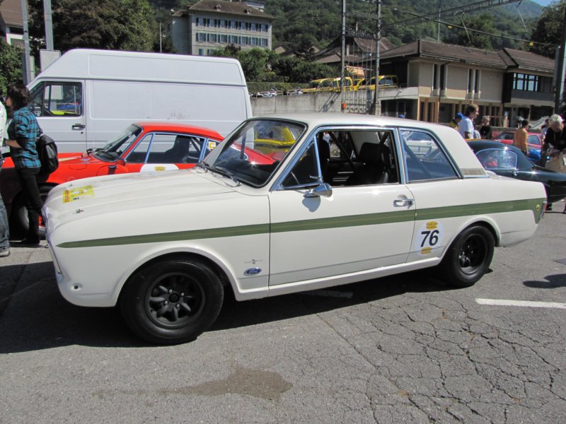 fordcortinalotus19676.jpg