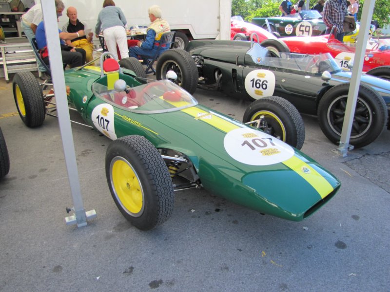 lotus22f13.jpg