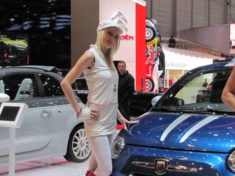 abarth695tributoferrari27.jpg