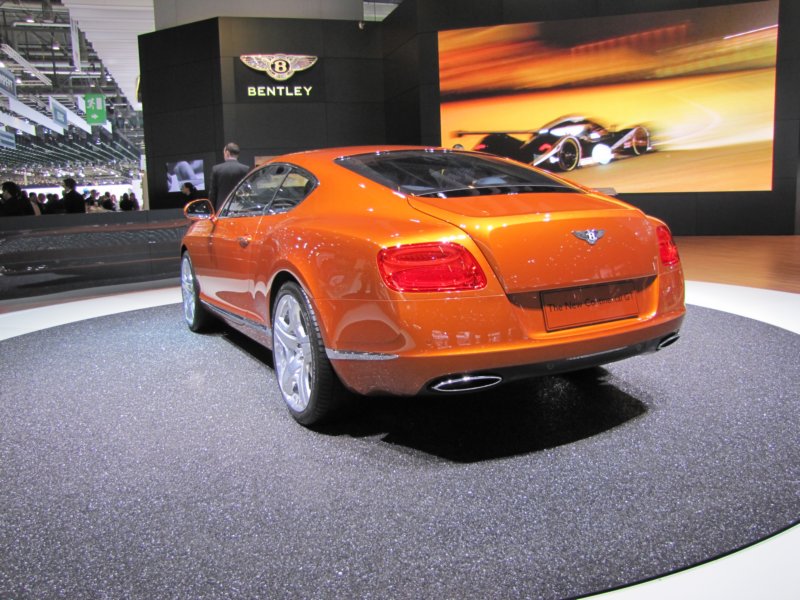 bentleycontinentalgt33.jpg