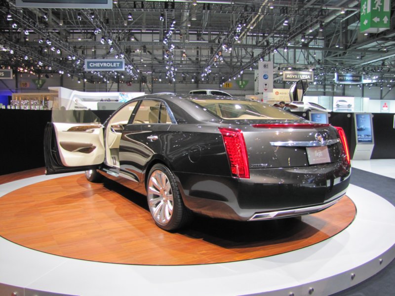 cadillacxtsplatinum35.jpg