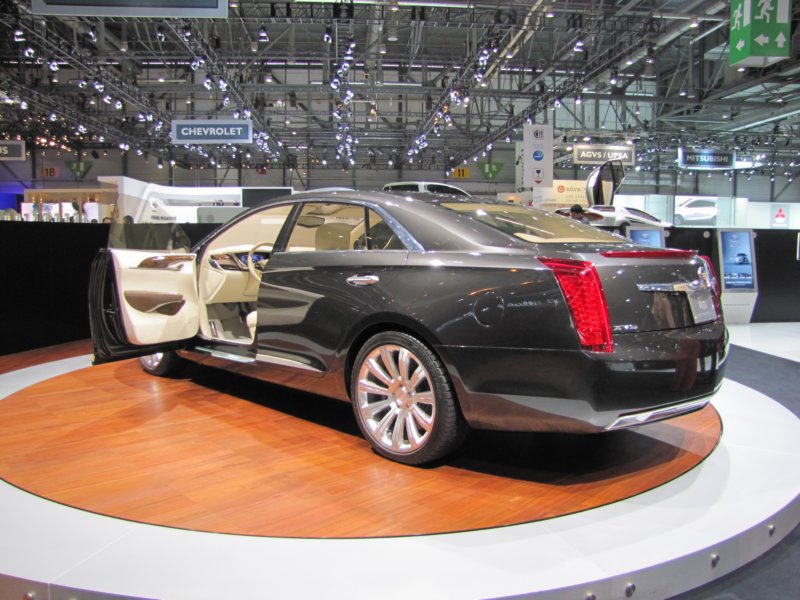cadillacxtsplatinum38.jpg