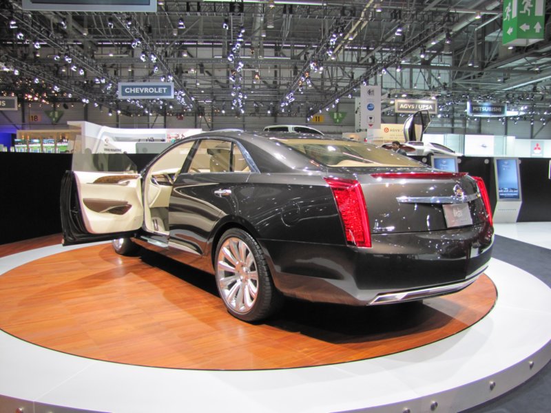 cadillacxtsplatinum40.jpg