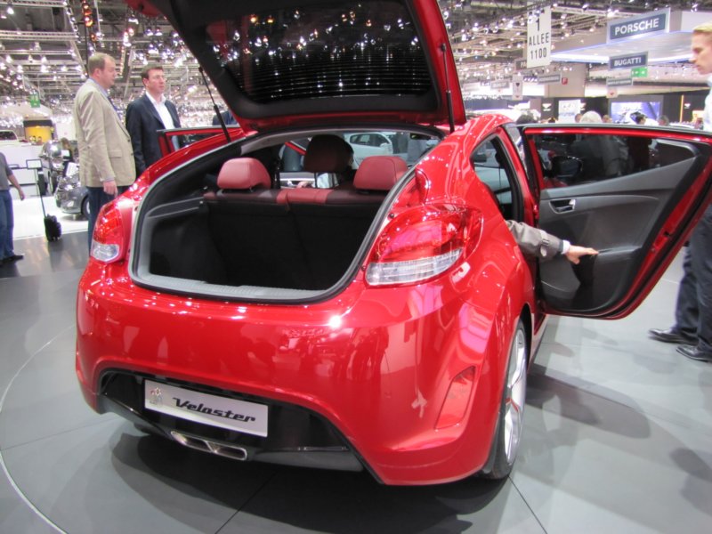 hyundaiveloster38.jpg