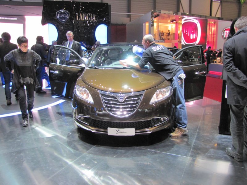 lanciaypsilon37.jpg