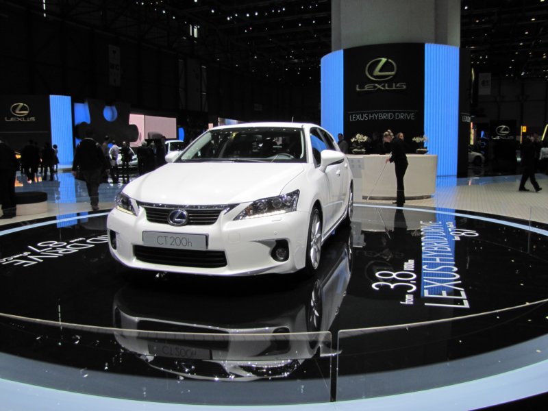 lexusct200h35.jpg