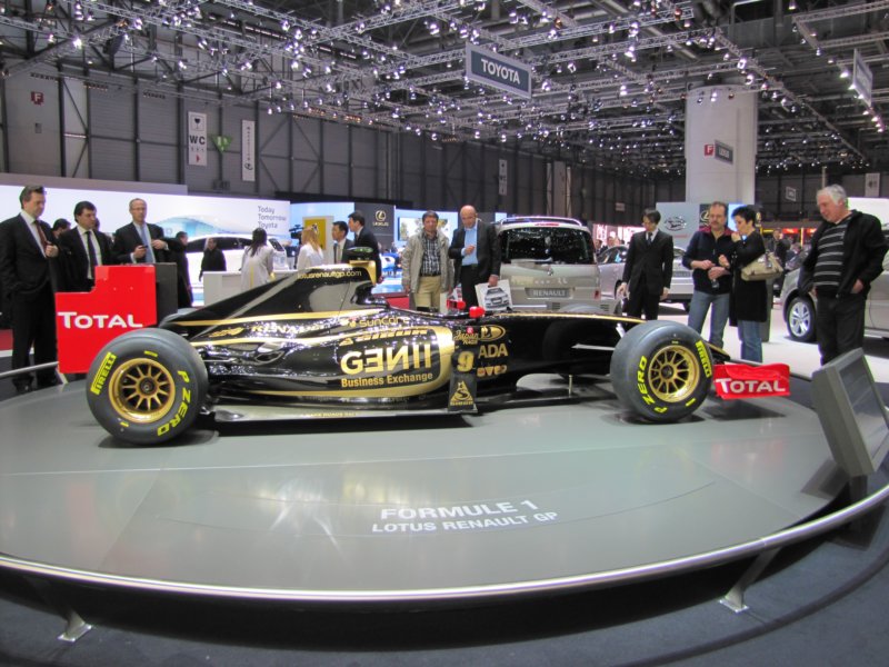 lotusrenaultgp37.jpg