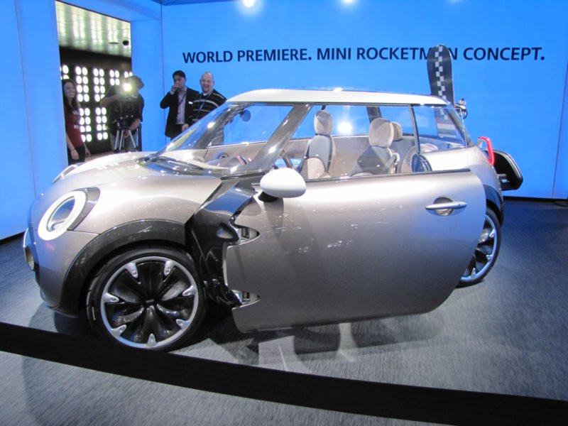 minirocketmanconcept4.jpg