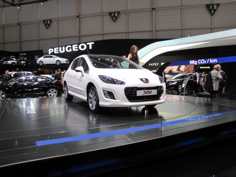 peugeot30819.jpg