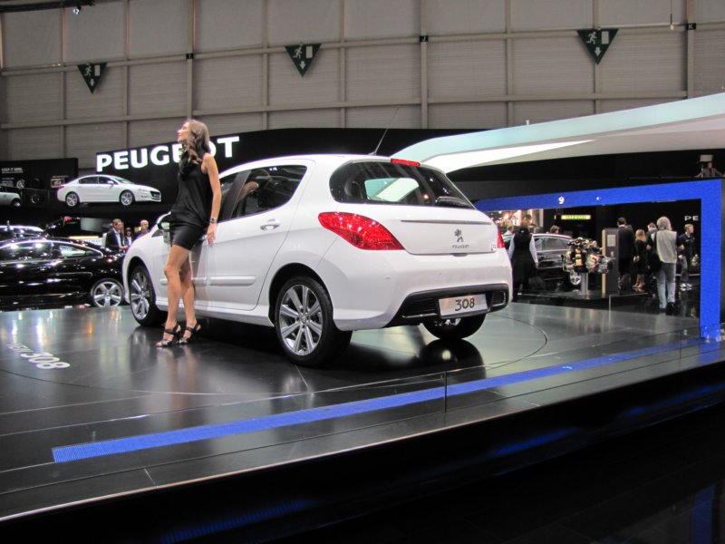 peugeot3082.jpg