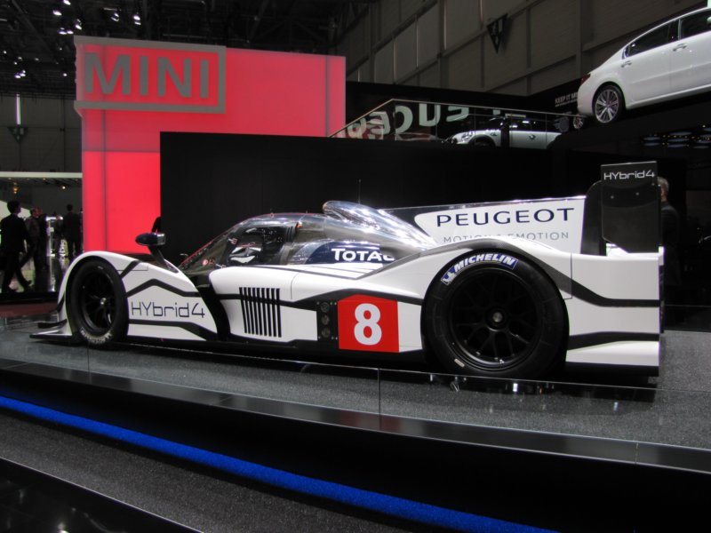 peugeot908hybrid45.jpg