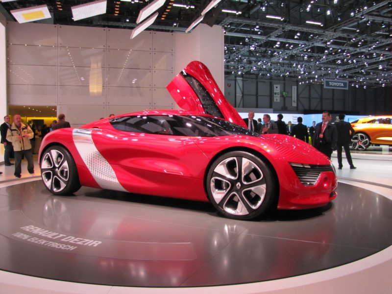 renaultdezir13.jpg
