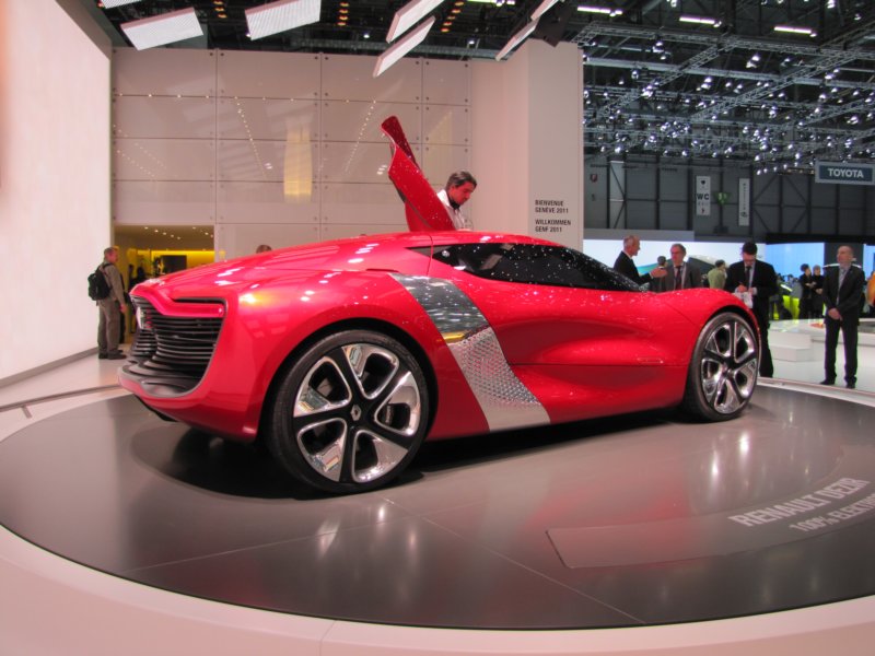 renaultdezir29.jpg