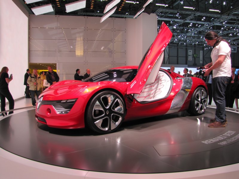 renaultdezir9.jpg