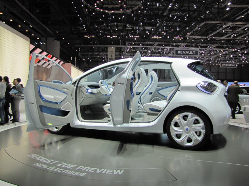 renaultzoe24.jpg