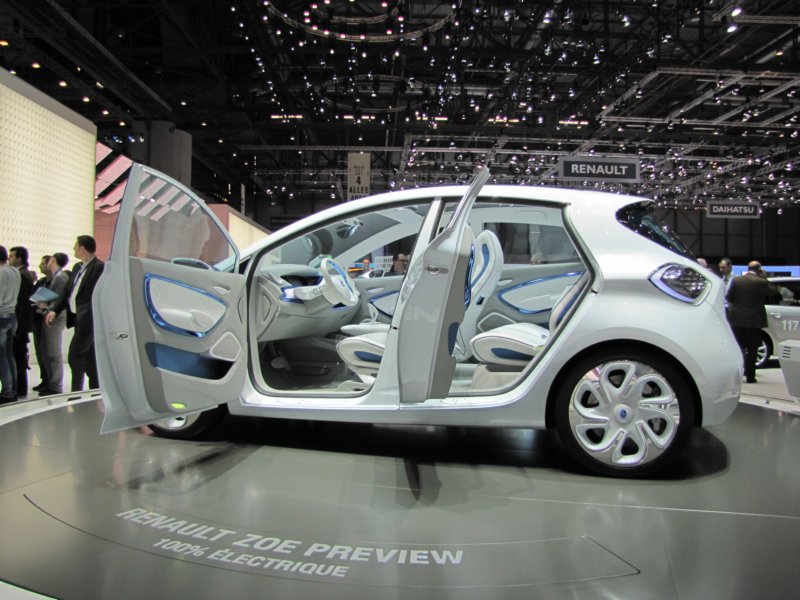 renaultzoe27.jpg