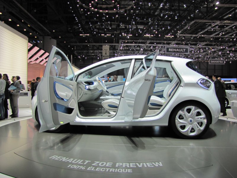 renaultzoe30.jpg
