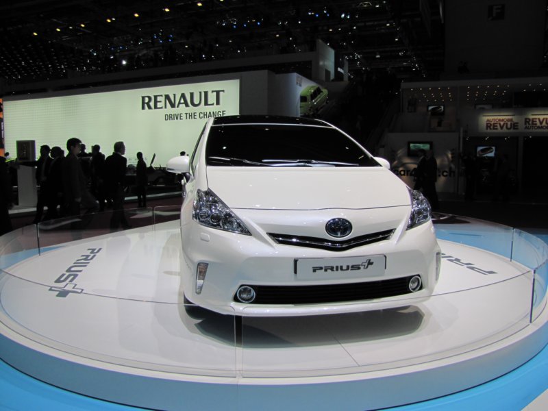 toyotaprius23.jpg