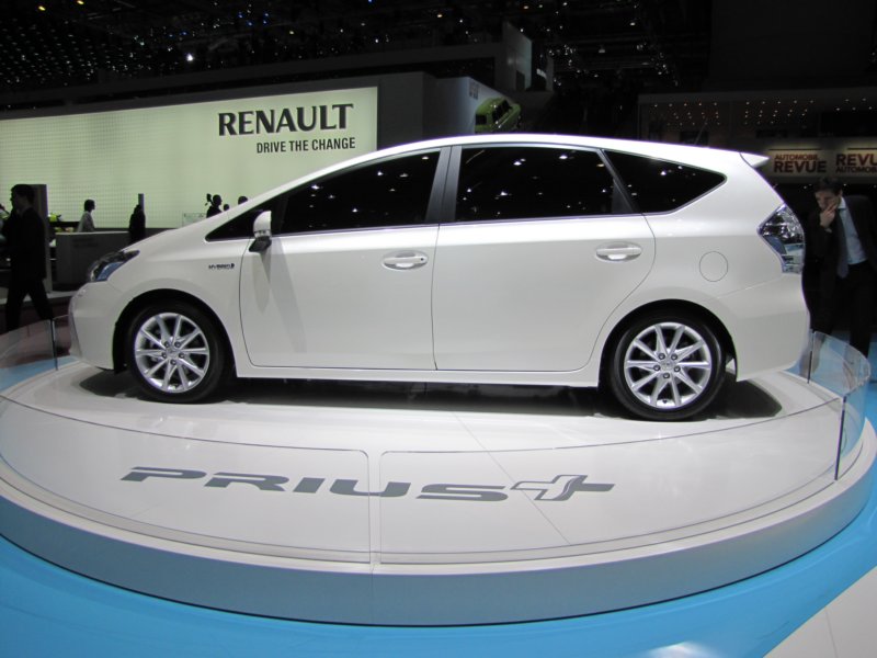 toyotaprius7.jpg