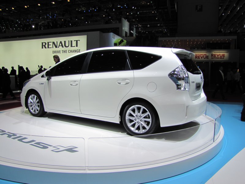 toyotaprius9.jpg