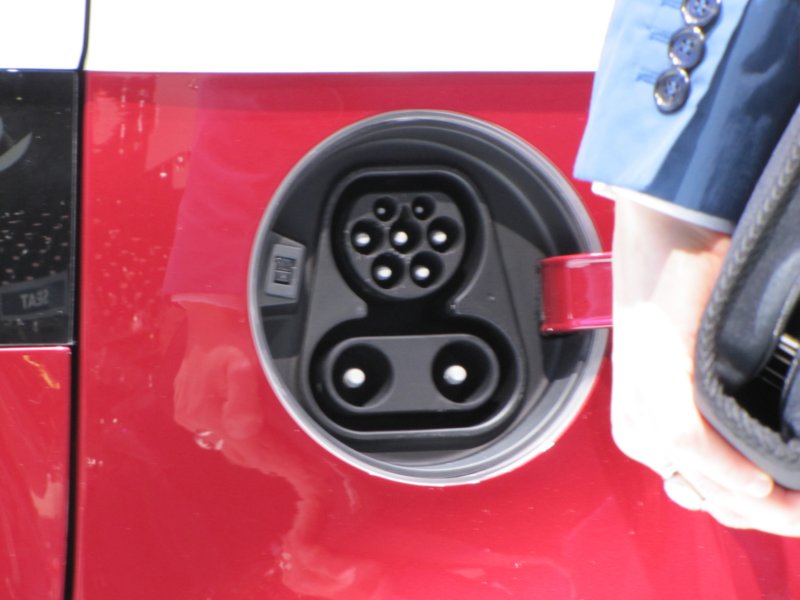 volkswagenbulliconcept19.jpg