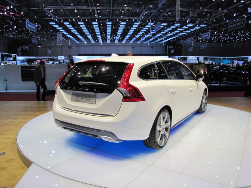 volvov60pluginhybrid14.jpg