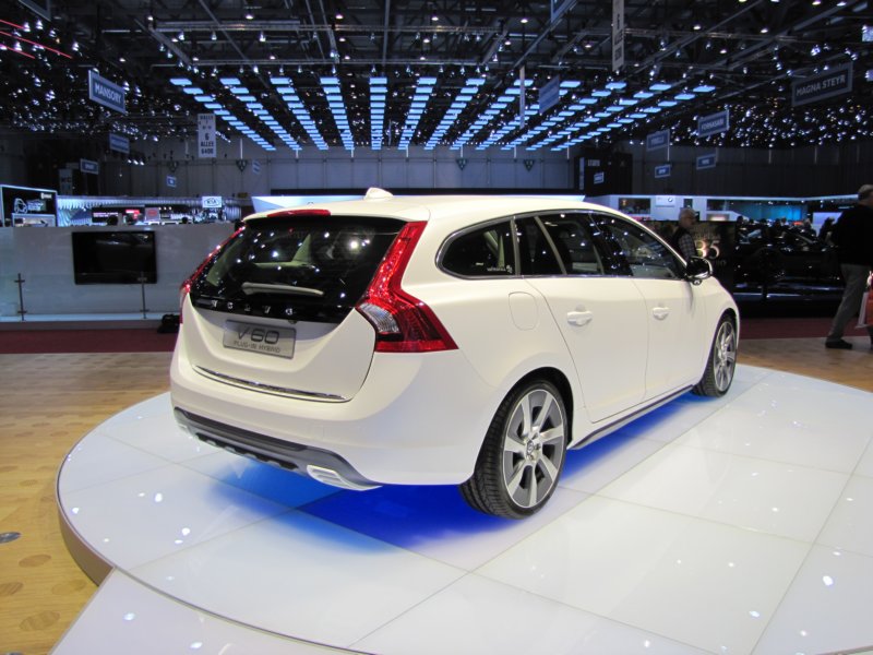 volvov60pluginhybrid16.jpg