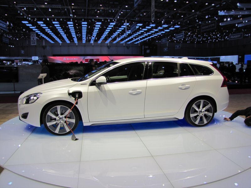 volvov60pluginhybrid19.jpg