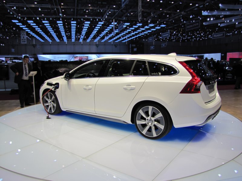 volvov60pluginhybrid31.jpg