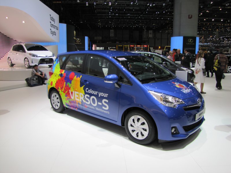 toyotaversos2.jpg
