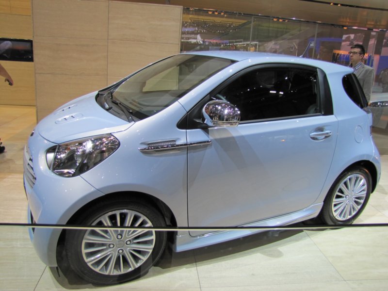 astonmartincygnet2.jpg