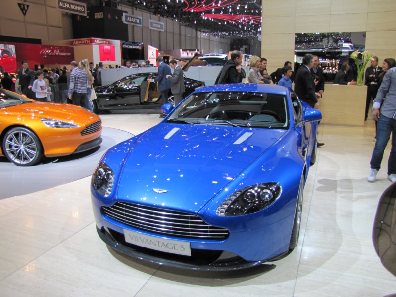 astonmartinv8vantages.jpg