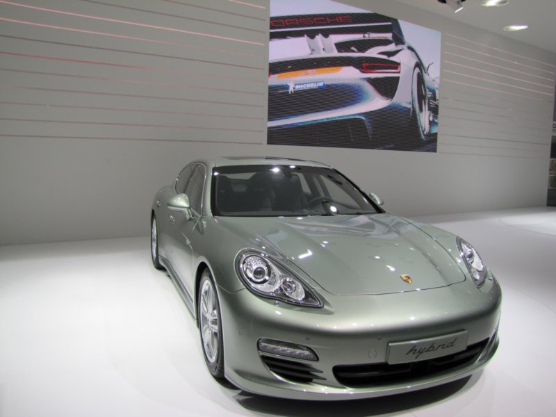 porschepanamerashybrid15.jpg