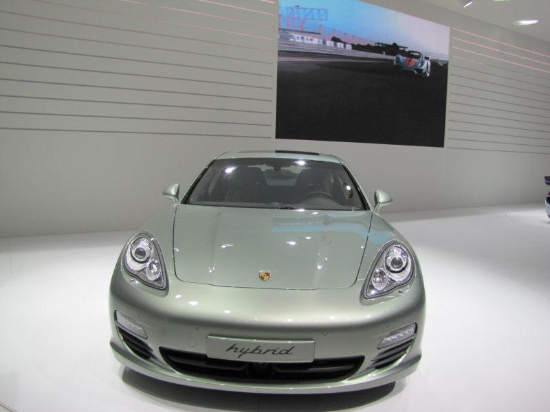 porschepanamerashybrid23.jpg