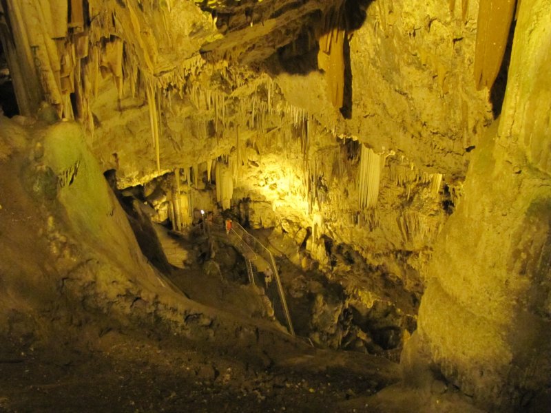 sep2011caveofagiosionnisagiaparaskevinantiparos3.jpg