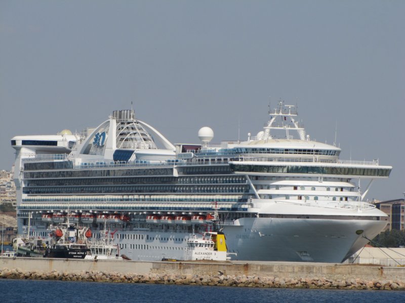 sep2011parospiraeusonbluestarparos18.jpg