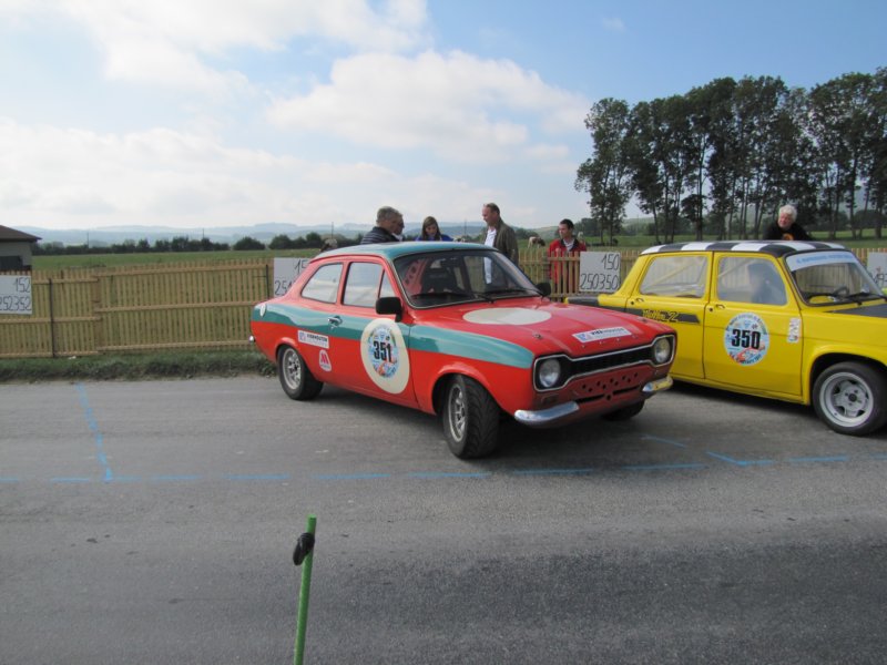 fordescortrsmk1197410.jpg